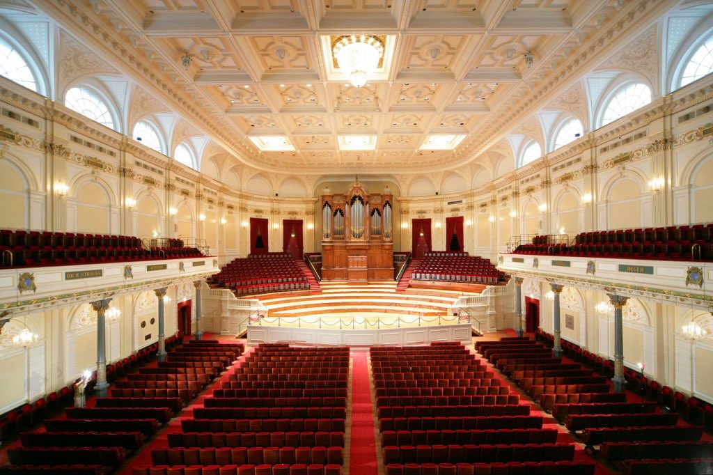 Wij zijn trots dat we 16 mei as mogen debuteren <a href="/Concertgebouw/">Het Concertgebouw</a> #oncofonie met diverse solisten olv <a href="/reinoutdouma/">reinoutdouma</a>