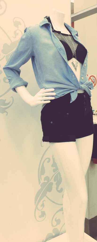 TheMillestVML's tweet photo. Style guide for February says WhoWhatWear and swim.  So, guess I have to change up that first runway! #targetstyle https://t.co/c4dpJcrsu4