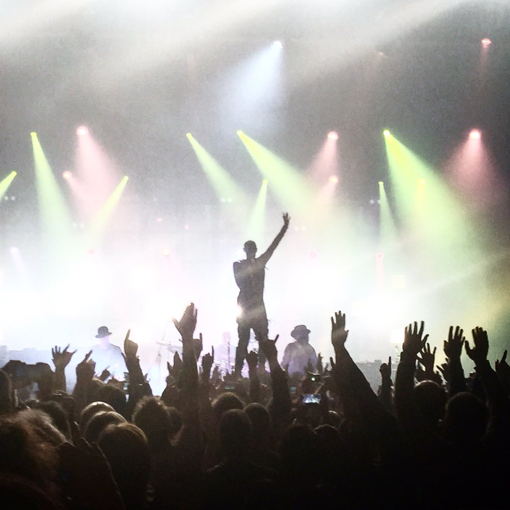 stimpie79's tweet photo. @skinskinny #crowdwalk #fuckingawesome @ABconcerts @SkunkAnansie https://t.co/9zz4lrRlAq