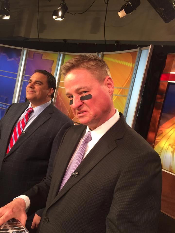 kfvsnews's tweet photo. Jeff Cunningham is game day ready! Are u? Check out our new Heartland News commercial during the Big Game! #KFVS50 https://t.co/P3NongZFoi