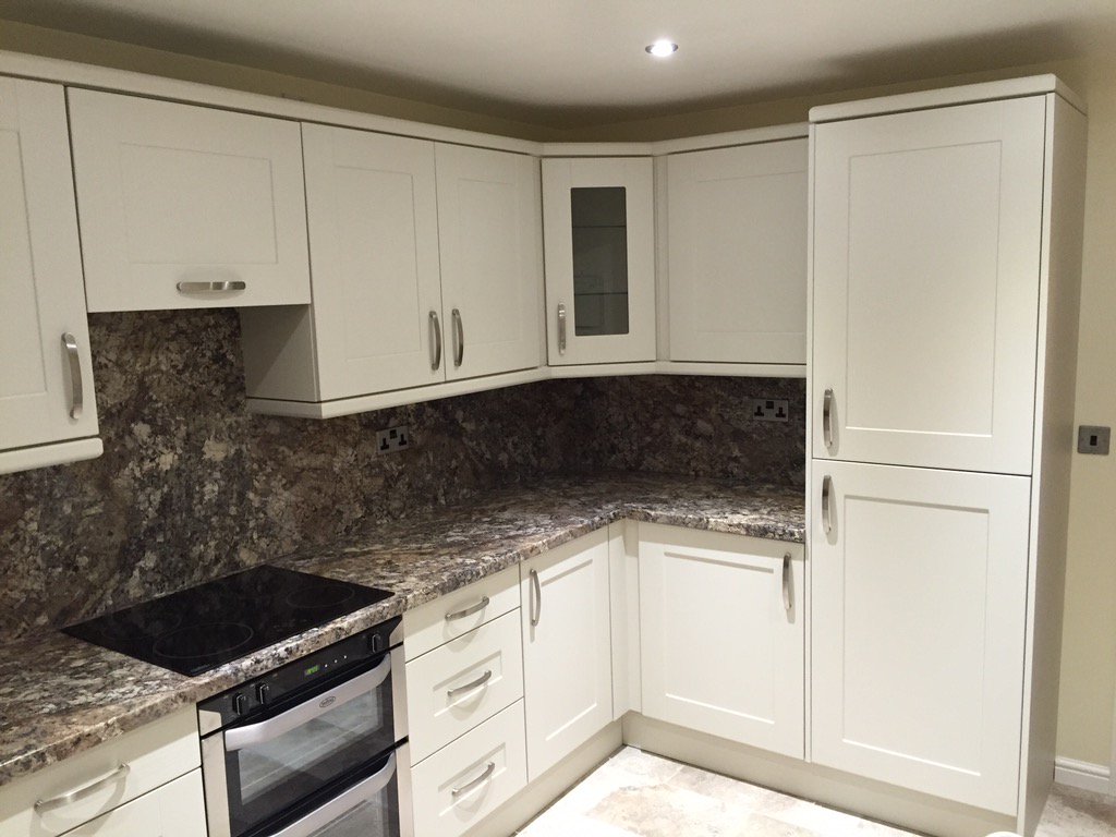 tbjandp's tweet photo. Large U-shaped kitchen (After) #sheffieldissuper #kitchenfitter https://t.co/LGJE76bcsW