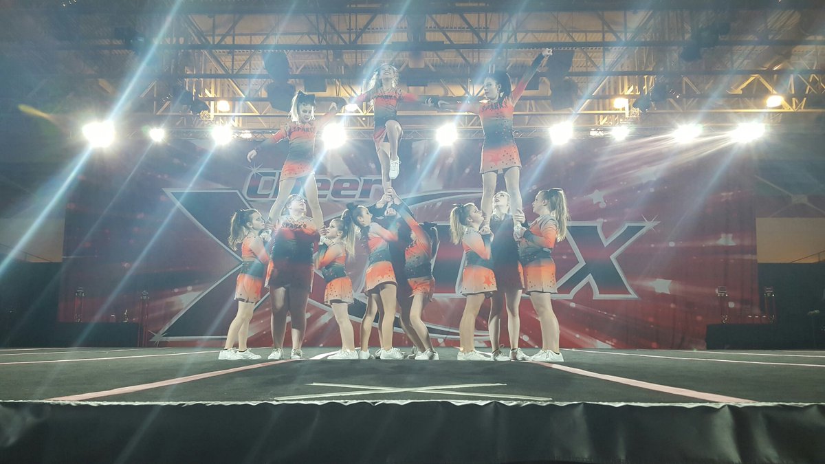 CheerMaxComp's tweet photo. Way to hit the floor CheerWorks Sparks- Electric! https://t.co/GkTiP77oI8