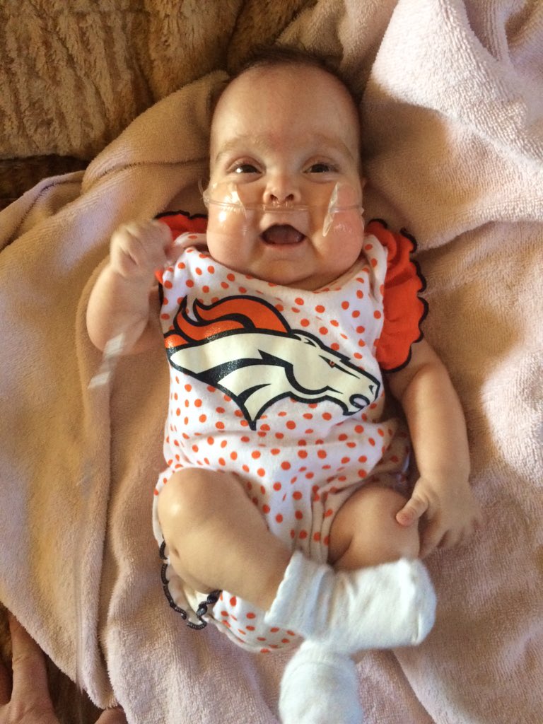 willcrawlthere's tweet photo. Already cheering hours before kickoff. #raisedRight #UnitedInOrange #GoBroncos https://t.co/VMNK2oarOY
