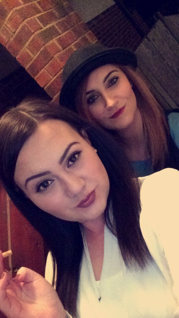 HayleyElleBird's tweet photo. Weekend vibes 👯 https://t.co/WhJPr5Ot2b