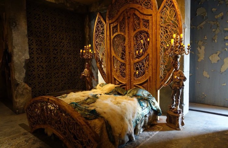 carmilla_movie's tweet photo. #Lexa 's bed 3/11 #The100 #Clexa #The100Season3 #The100Week #GrounderAnthem #ClexaIsReal #Wanheda #TeamHeda #Clarke https://t.co/2FsJO5BBB4