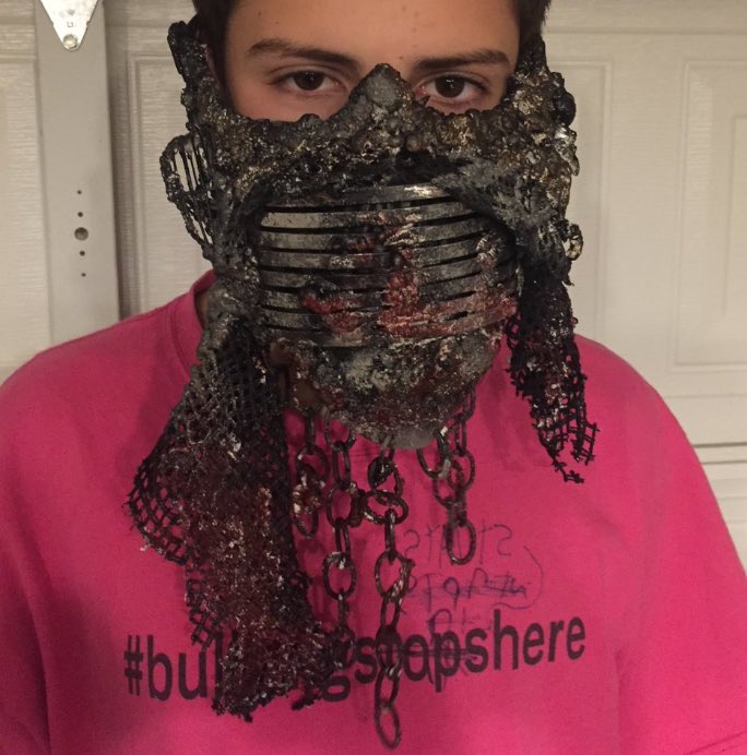carmilla_movie's tweet photo. #The100 Grounder Masks #The100Season3 #Clexa #Bellarke #GrounderAnthem #The100Week #ClexaIsReal #TeamHeda #Lexa https://t.co/j805Z9aBcx