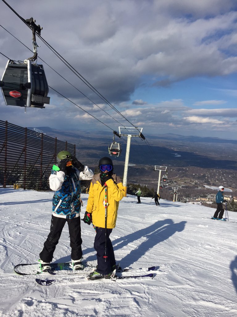 GavConn11's tweet photo. Shreddin Gnar at Stratton #ftb https://t.co/LSWCoLj5kc