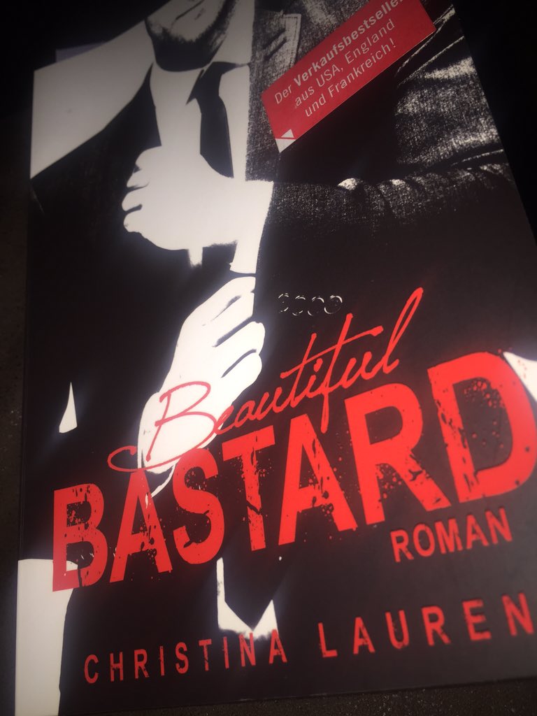 sabrina3011's tweet photo. #goodnight my #BeautifulBastard is waiting 😍🔥 #FinallyReading 📚📚📚 https://t.co/sEk18060tL