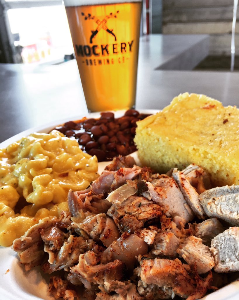 pavystruck's tweet photo. Head down to @MockeryBrewing for roasted pork, corn bread, mac & cheese, baked beans, & beer!! #pavystruck #denver https://t.co/aEyYGjIfYx