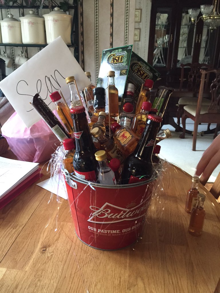 shelly_rdh's tweet photo. @Huffman_12 birthday bucket 😁 https://t.co/yQ8RFjWEBX