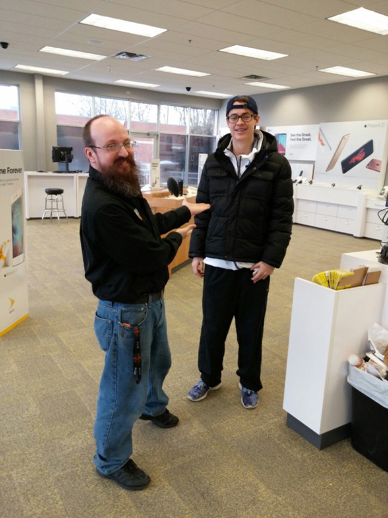 RST_WL's tweet photo. @DKolm1 with the upgrade at the @Sprint #BEARDSTORE @MrSamGarland @wilcox_dallin @Erpratt https://t.co/kWZRk4n5Jj