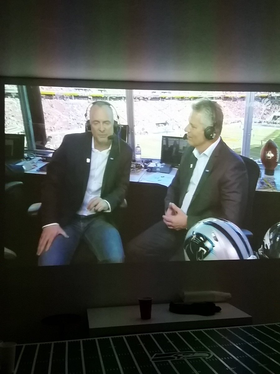 raoush87's tweet photo. #ranSB50 endlich Bild. Hatten schon schnappatmung #ranNFL #SuperBowl https://t.co/WIIgl2GrgK