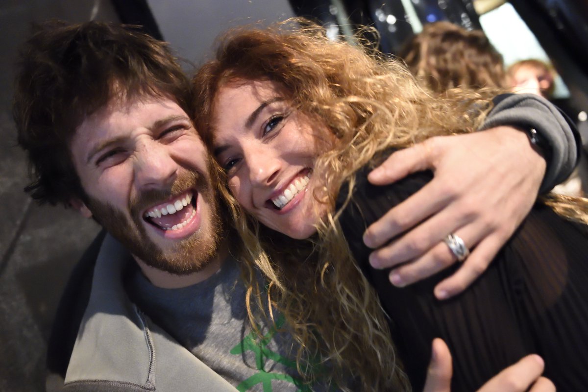 redazioneiene's tweet image. Le nostre iene @nicdedevitiis con @GiovannaNinaPal in studio a #leiene