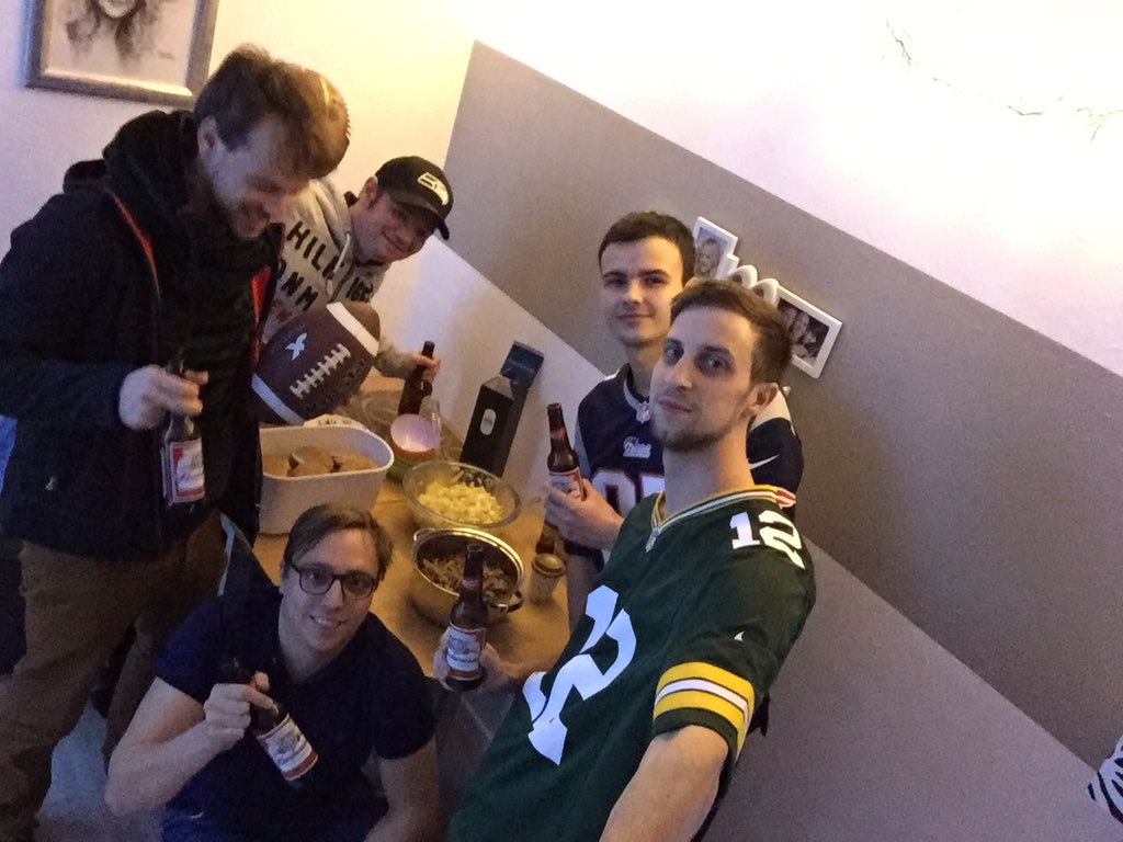 Super Bowl 50 in vollem Gange!!! Pulled Pork and Coleslaw #SB50 #SuperBowl #ranNFL #ranSB50 <a href="/FrankBuschmann/">Frank Buschmann</a> <a href="/Icke41/">Icke Dommisch</a>