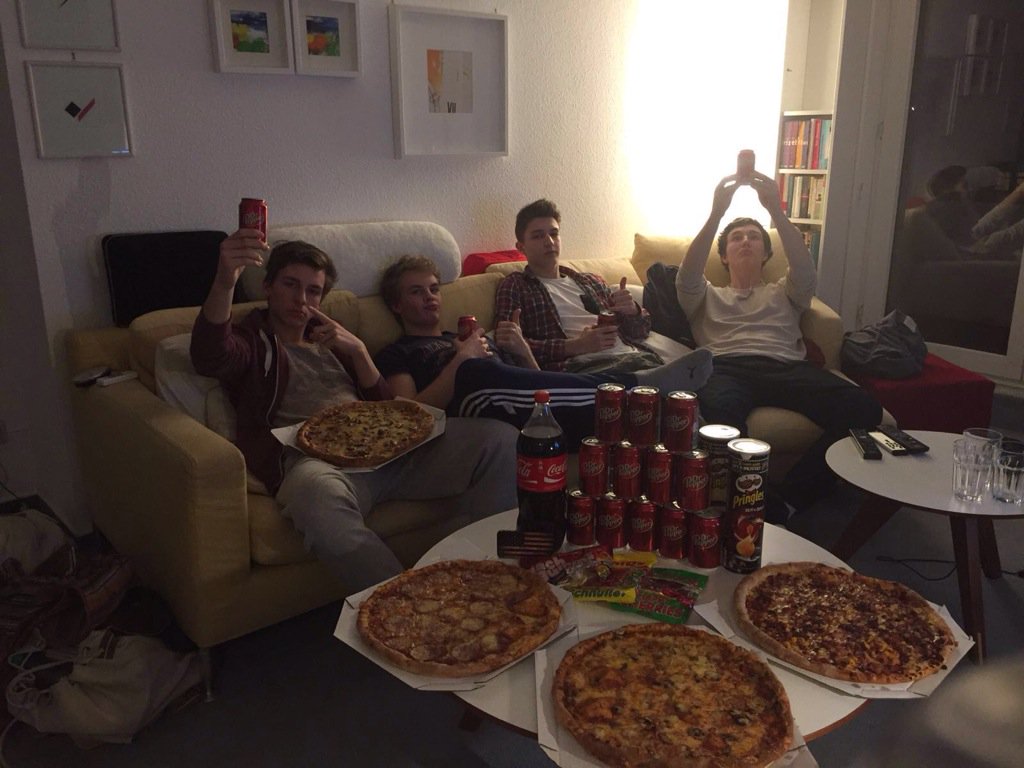 germanphilipp_'s tweet photo. Icke we love you @Icke41 #ranSB50 https://t.co/3Il8szRmcJ
