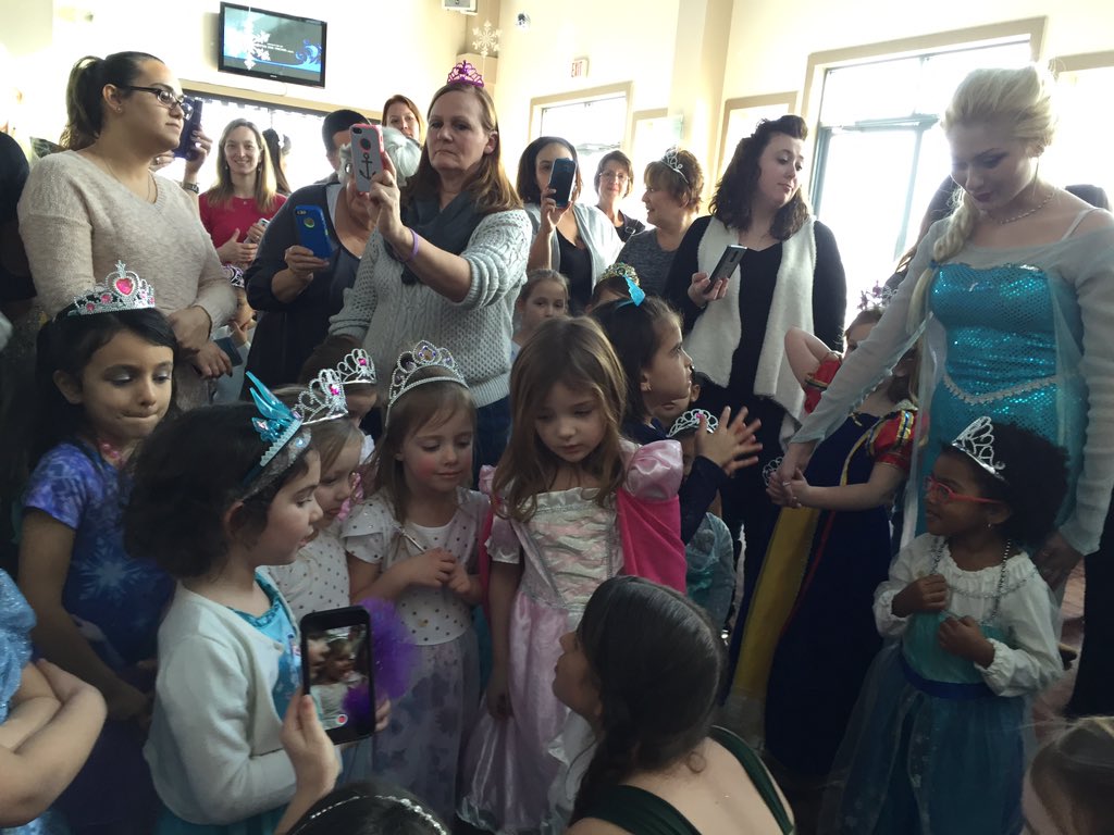 STAR999radio's tweet photo. Thanks to everyone including @ConnectiKidz for making today's #PrincessBrunch so great! #TodaysBestMix https://t.co/KM7wuyXdif