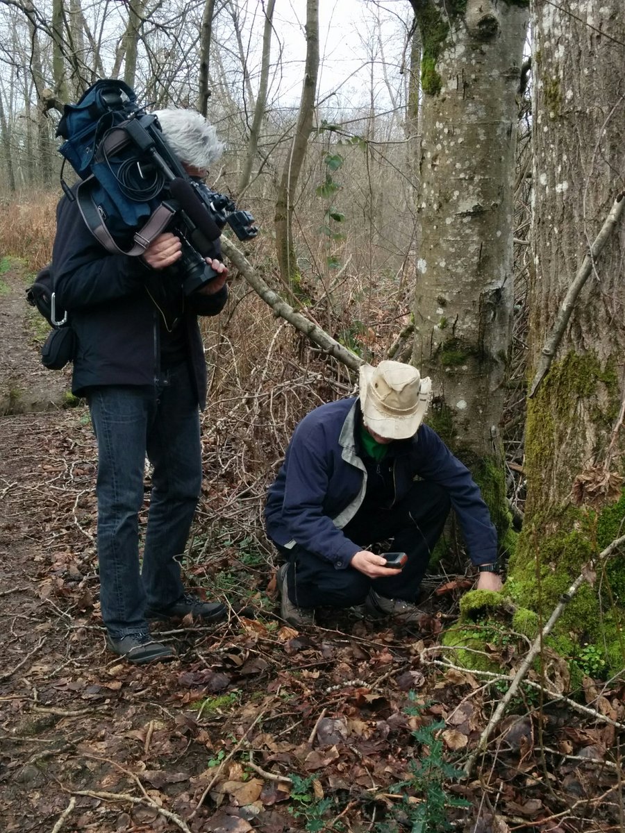 WorldcachingCom's tweet photo. With a #RealDealHat you can stop and be interviewed by @globalbc while #geocaching #GetOutsideAndPlay @johnhua https://t.co/6AXRPPh6Sz