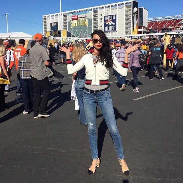newsadrianalima's tweet photo. #NEW - Adriana at the #SuperBowl #SB50 https://t.co/esA30NMvJq