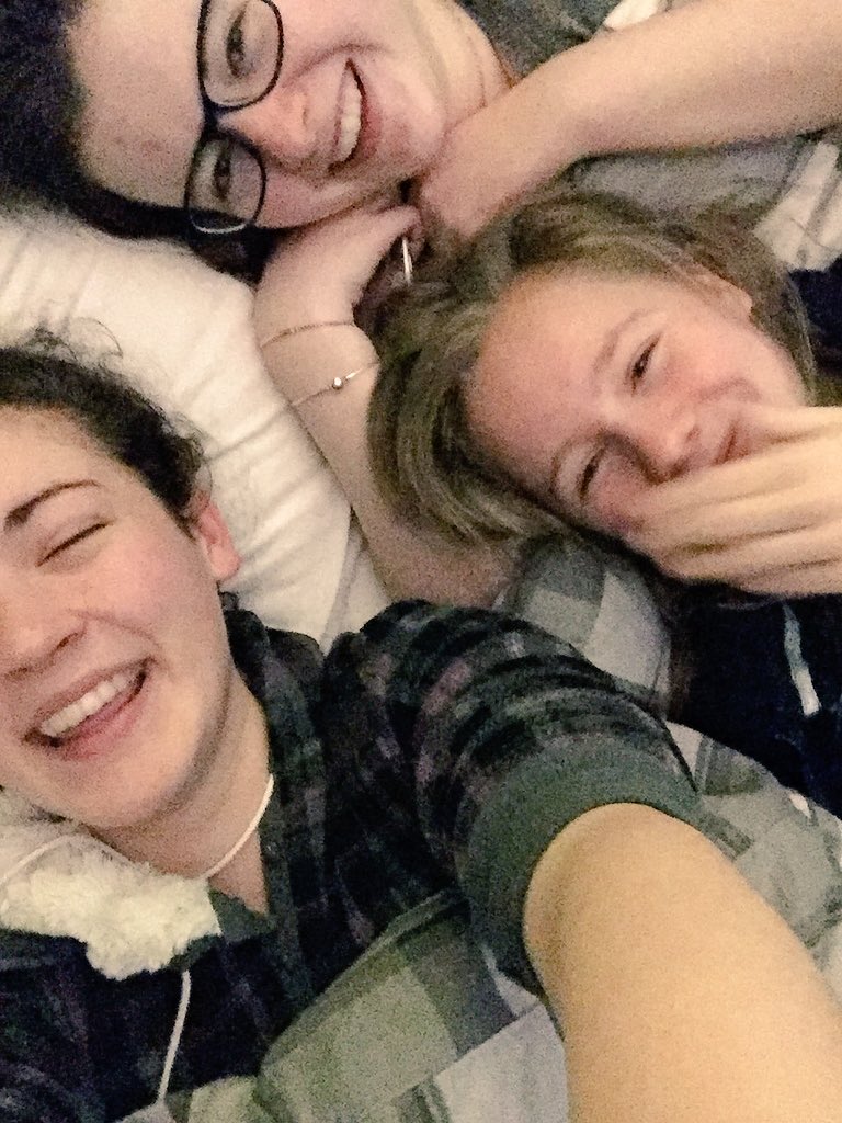 hevamacca's tweet photo. Nothing better than finding your true friends. 😏 https://t.co/mQlw675PQz