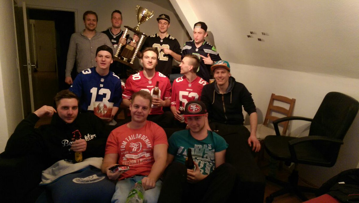 Jottage_'s tweet photo. @murdock0712 @matze33er @BenneyKo @NFLfantasy @Icke41 @NottieNu #jedenverdammtensonntag  #fantasypokal #vbg https://t.co/yqtax58oSv