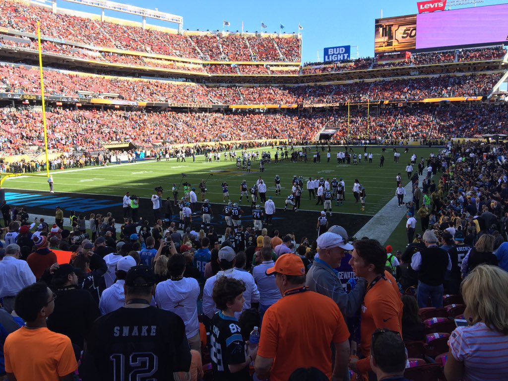 MandogLujan's tweet photo. Hoping for a good game!
#SuperBowl https://t.co/FWSCbINX1z