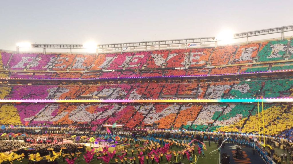 ELLEmagazine's tweet photo. "Believe in Love" - all hail Queen Bey + Bruno Mars + Coldplay #SB50 🙌🏻🙌🏻🙌🏻 https://t.co/t8aH5fYGAv