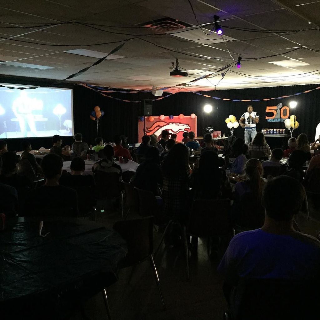 excel_cbc's tweet photo. Pray for the hearts of 145 students listening to @jhood41 as he presents the gospel. #reachcbc #connectcbc #worship… https://t.co/xv0QCvhNje
