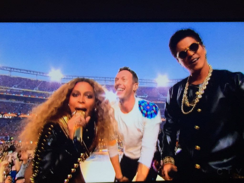 l_ladelfa's tweet image. Did this really just happen? ❤️🎶 @BrunoMars #musicalperfection #uptownfunk