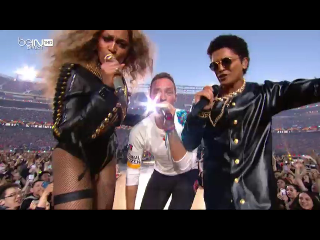 zebule's tweet photo. Squad goals #HalftimeShow #SB50 https://t.co/6EzWmrNhin