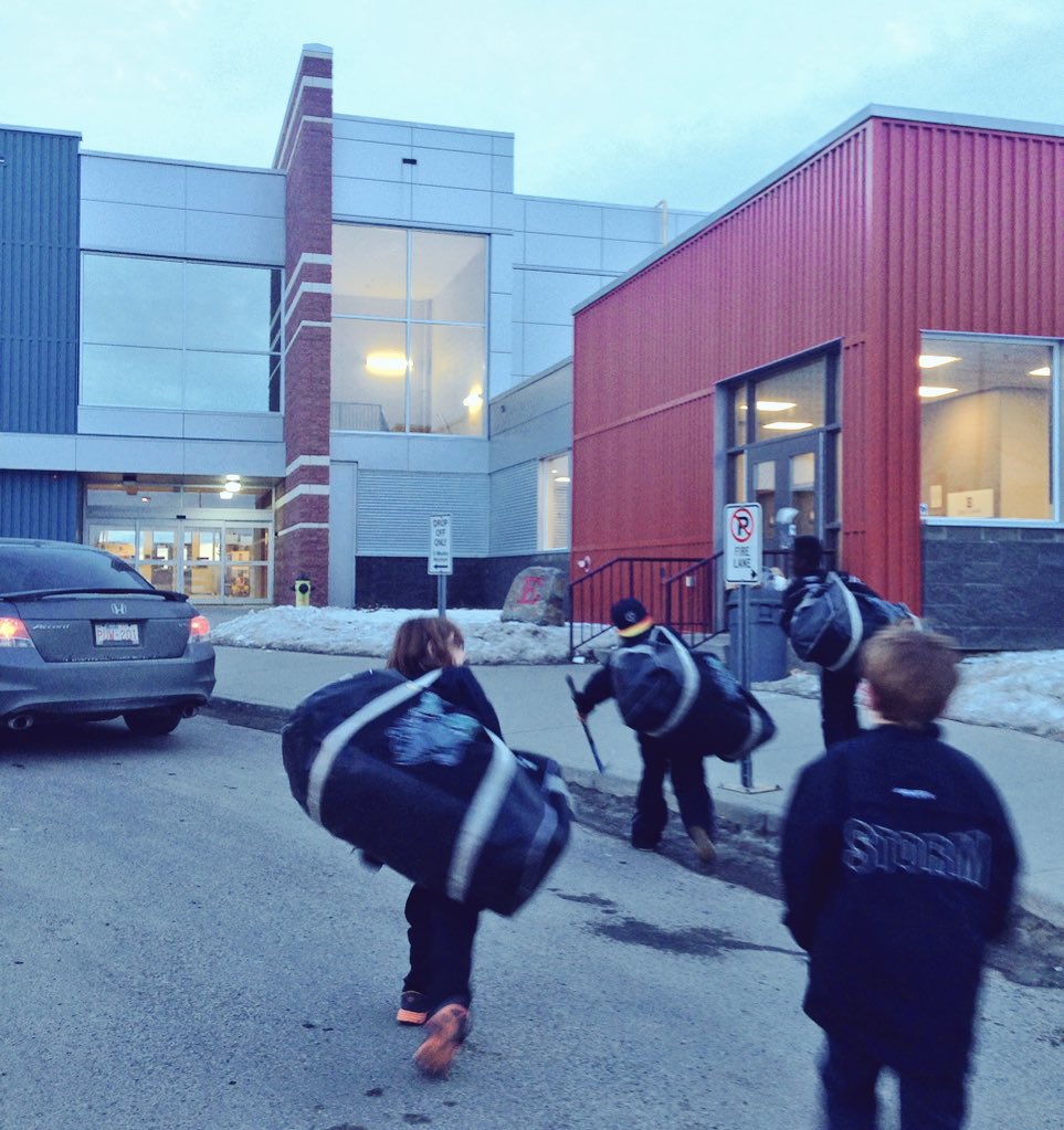 Aisling_HkyMom's tweet photo. Winter season is still going but spring season prep has started 🏒#hockeylife #edge360 @Coachbathurst @ChisamoreChris https://t.co/ZWbWdgaTtq