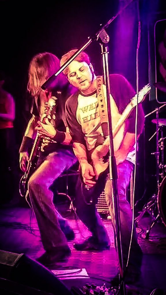 Tee2DaBizzle's tweet photo. An amazing show last night in #Yyc with @TheBuffetBand https://t.co/9zhxP3rqqZ