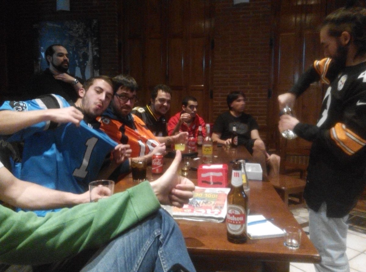 Evidentemente... CHUPITO #SuperBowlEn0 <a href="/azanoniplus/">andrea zanoni</a>