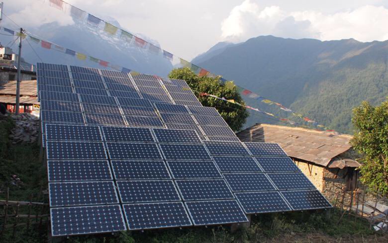 MikeHudema's tweet photo. Plagued with power outages #Nepal shifts to #renables: https://t.co/cgE1zYozkW #climate #solar #readyfor100 https://t.co/a2djitMI8Q