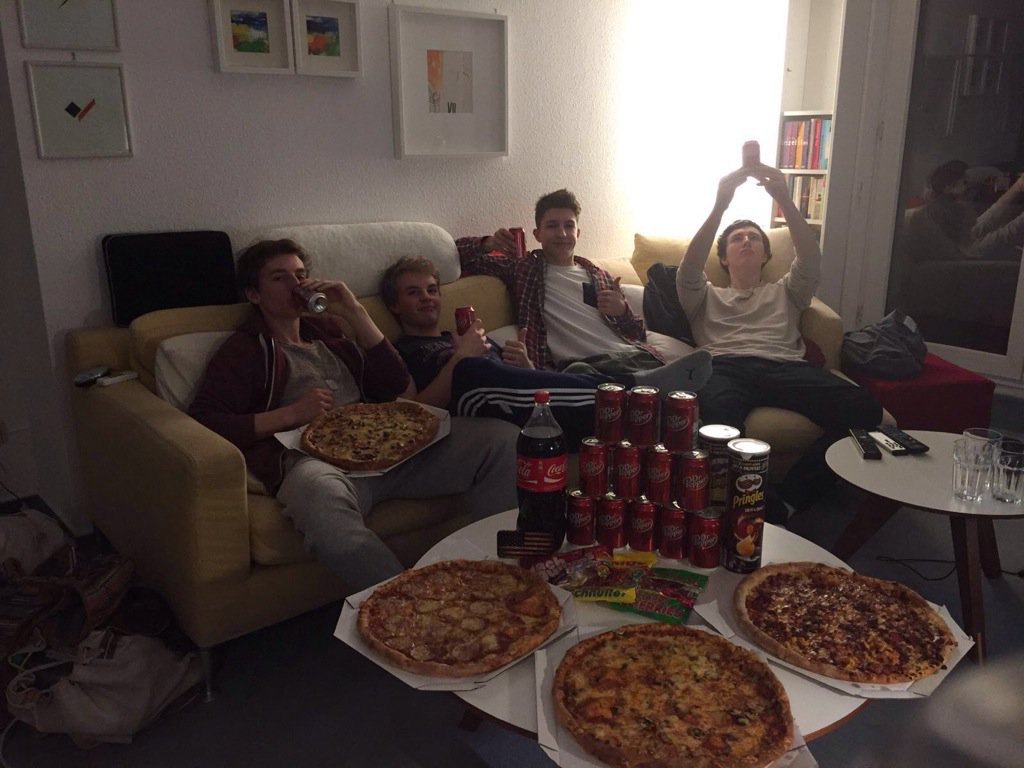 germanphilipp_'s tweet photo. Let's go panthers 🇺🇸🏈 @Icke41 #ranSB50 https://t.co/8YCAXpUBfX