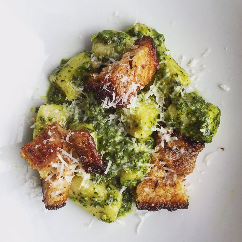 thelandingsml's tweet photo. 2nd course - gnocchi w/ pesto &amp; pork belly!
#gnocchi #sml #smithmountainlake https://t.co/BzTeTjmCfz