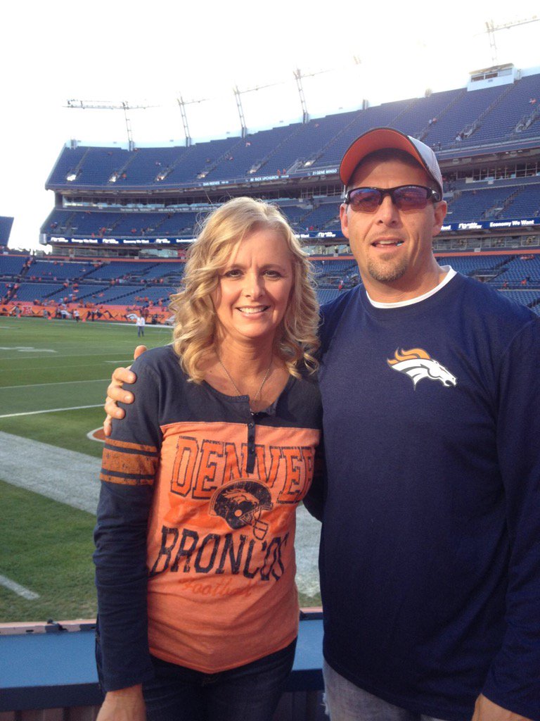 TonjaFish's tweet image. Go Peyton!!