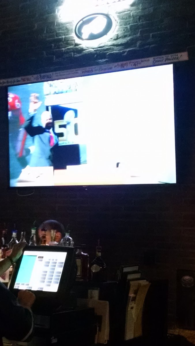 Mjunk23's tweet photo. Eeeek! @TinaJ_Style @DJackson_MVP  Your FAM at @LOCK34BarGrill just went nuts! #34 #Lock34 #BigScreen #AwfulPic https://t.co/3rChveaXDu