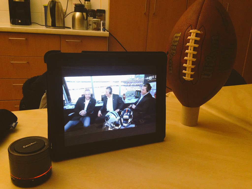 Melvin0815's tweet photo. Den Nachtdienst mit #ranNFL, dem #SB50 und American Fastfood genießen!
Let's go #Panthers 🎉🎉🎉 https://t.co/I3RMwpzCak
