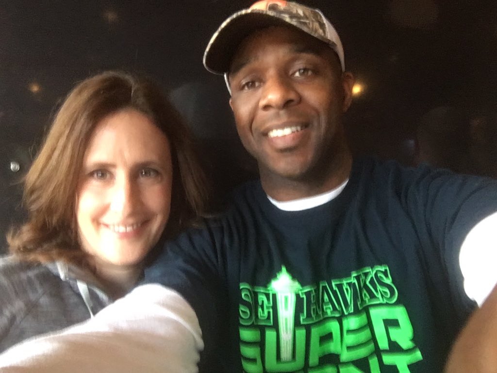 _ayeli_'s tweet photo. Poor #JerryColquitt ! A former #Vol and a former #Panther !! But he's all-in for #TheSheriff today! #VFL π https://t.co/olCFRe7Gaz