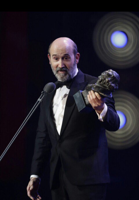 @JAVIERCAMARA1 se ha llevado su segundo Goya, y yo me alegro tanto😍😍
Que vivan los actores riojanos!!