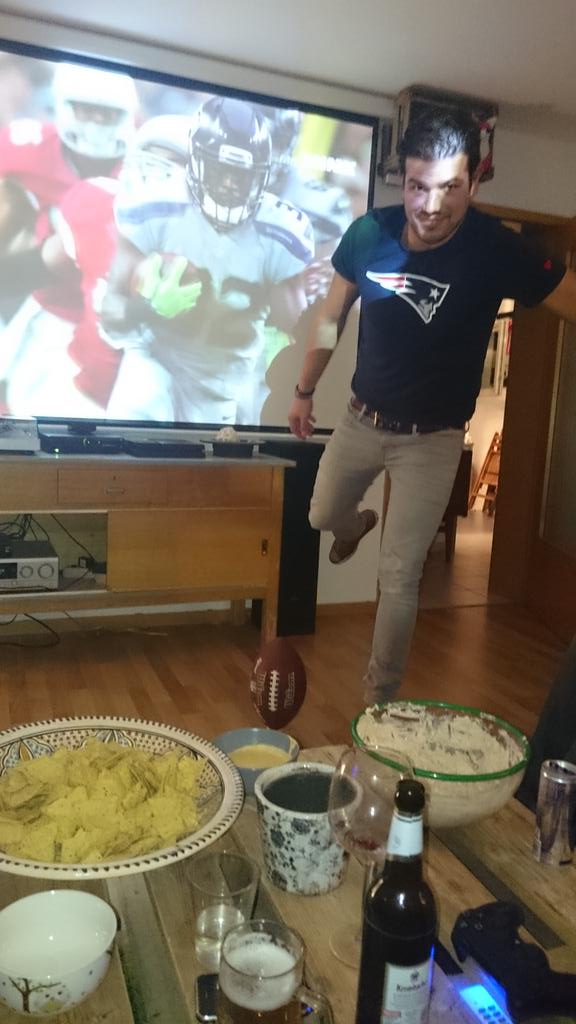 Kick off,hey ho lets go.Go Broncos! #ranSB50 #icke41