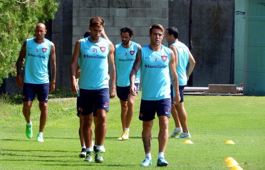 SanLorenzo's tweet photo. Con los regresos de Mas y Buffarini, #SanLorenzo entrenó de cara a la #SupercopaArgentina: https://t.co/qZR7oqkpqI https://t.co/5kFTbllrwR