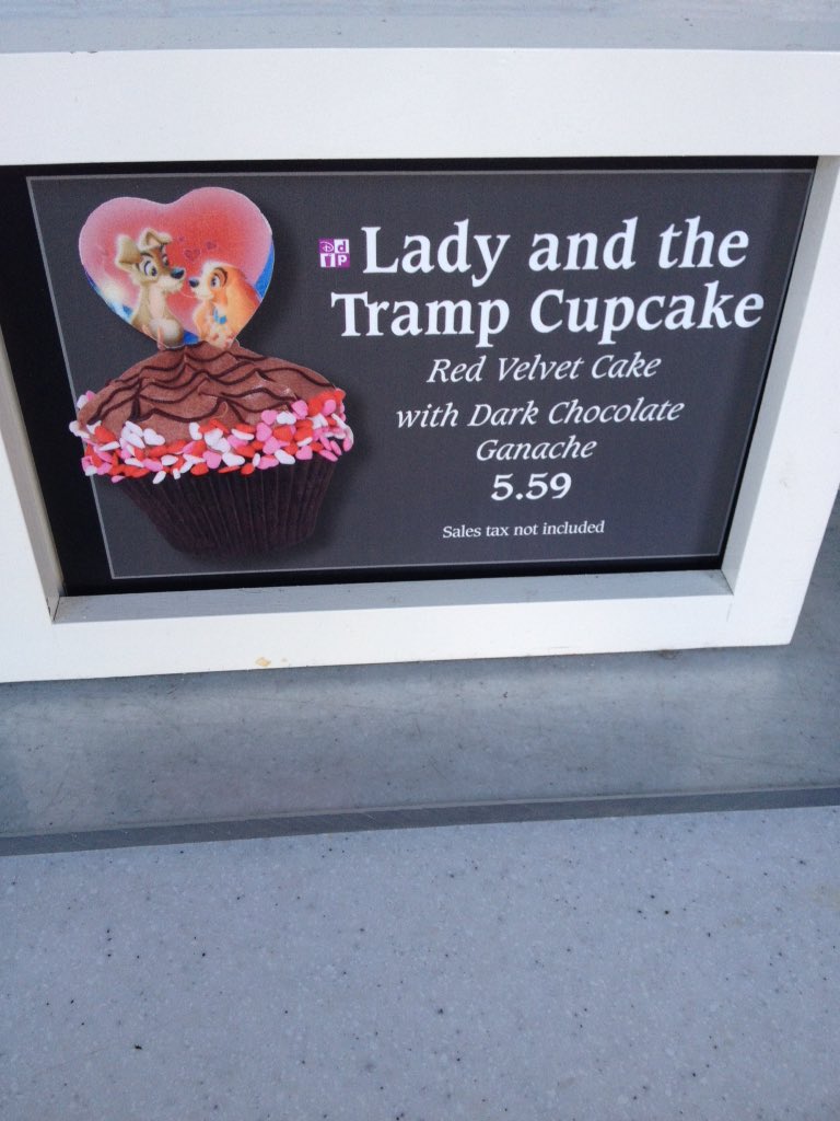 sandyezzell's tweet photo. No more BB8 cupcake so I had to settle for this one #HollywoodStudios #OutlanderTravel #VendRaleigh https://t.co/uM43xLooyq