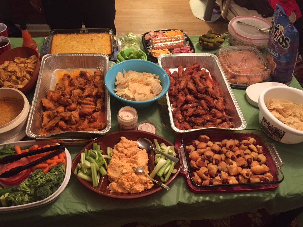 kmosel's tweet photo. #destinationSuperbowl eating good!!!! https://t.co/TGrnIjoCJU