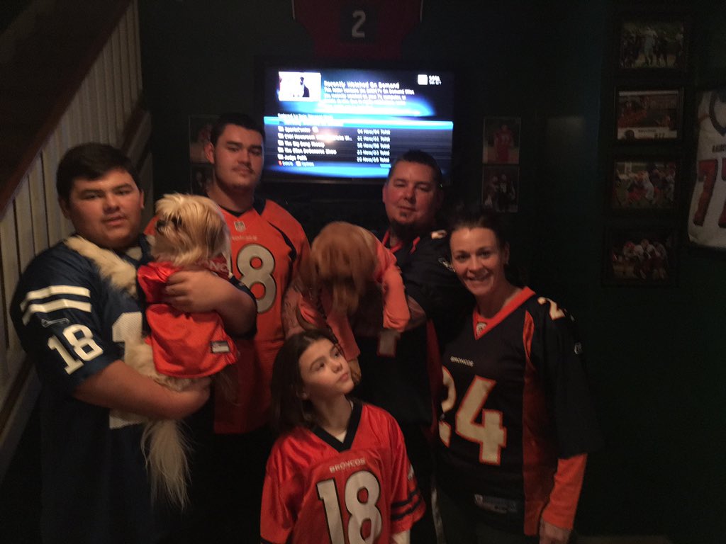 kellogg147's tweet photo. Let's go Broncos! https://t.co/pZLn4yNkKU