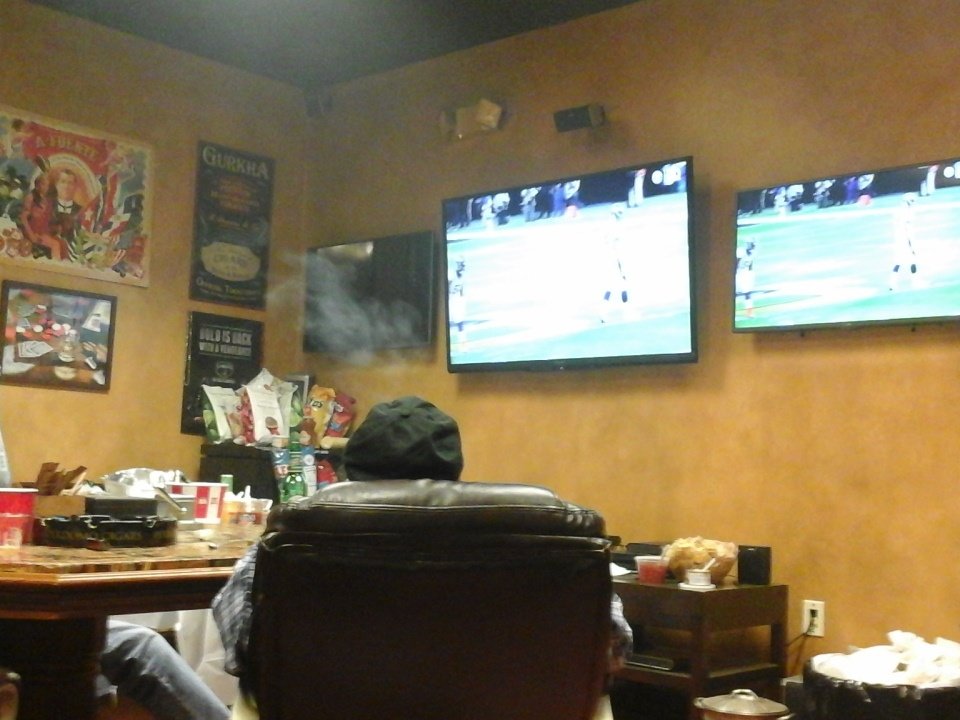 WiseAshCigars's tweet photo. #sundaypotluck #supperbowl50 #lockmember https://t.co/coUbvc2p9X