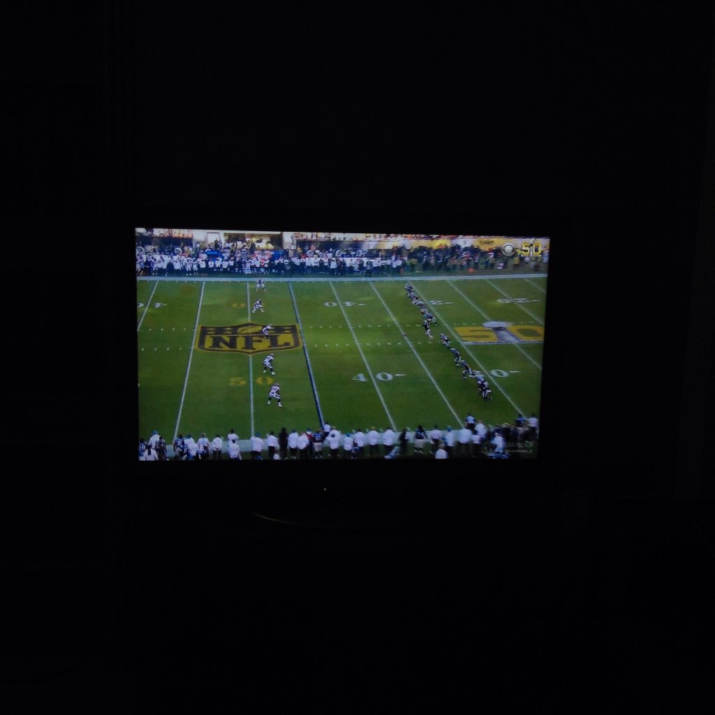 wemma2352's tweet photo. Un any més @Adri_S12 #superbowl #superbowl50 #GoPanthersGo https://t.co/KHRweyOzop