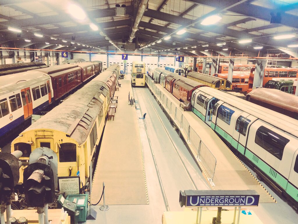 MissMcScience's tweet image. Had loads of fun at @ltmuseum for a West London @STEMNET event :)! 🚂 Thanks @STEM_Advisor 👏🏼