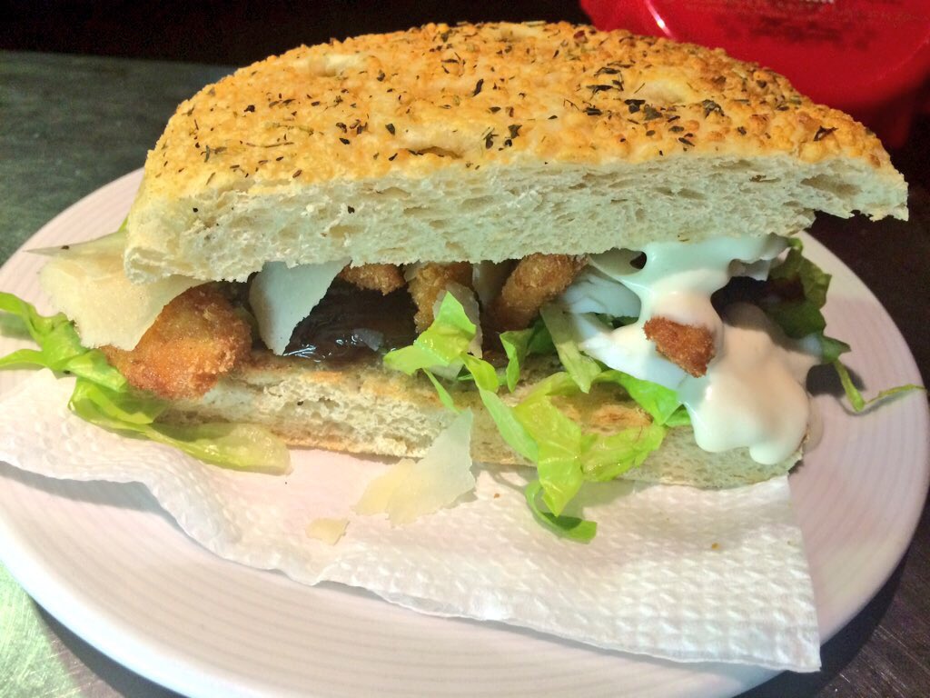 CanecaChimPum's tweet photo. Sándwich César en @CafeteriaBarSon 😋😋 https://t.co/DbHuWAhlrn