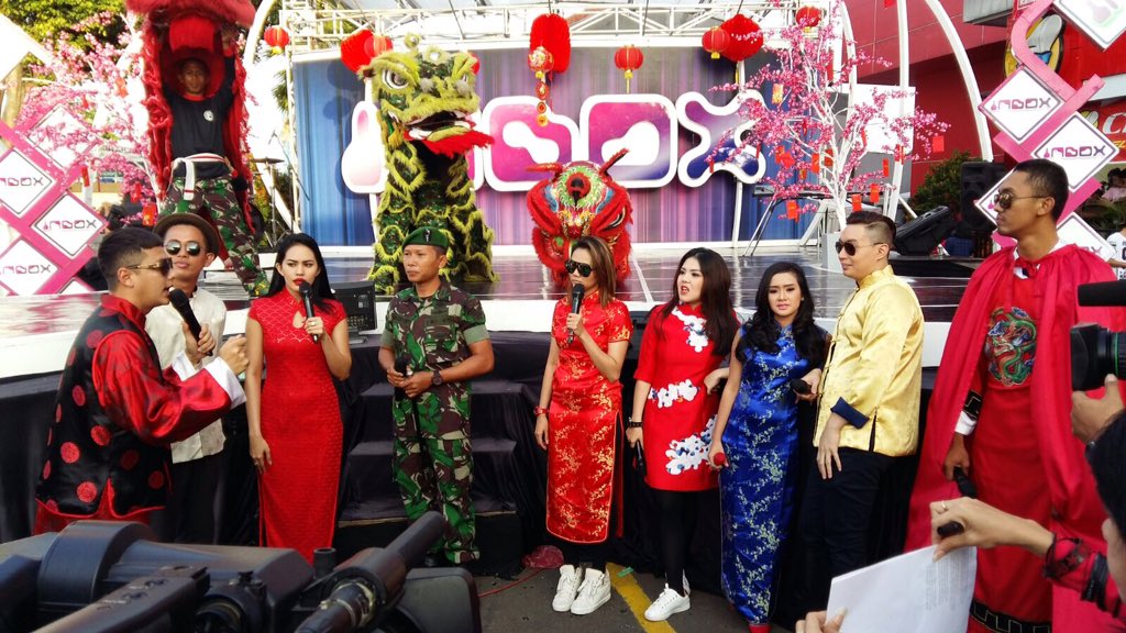 MakVeraZanobia's tweet photo. cus nonton @InboxSCTV_ skrg #EdricBudiAtINBOX #EdricBudiAtINBOX #EdricBudiAtINBOX @Newedrictjandra @cmi_record https://t.co/ZsKmpLd1ux